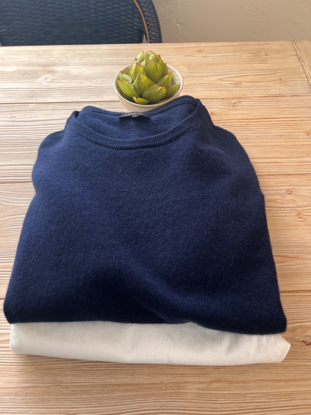 Quince 100% Mongolian Cashmere Navy Crewneck – Size M
